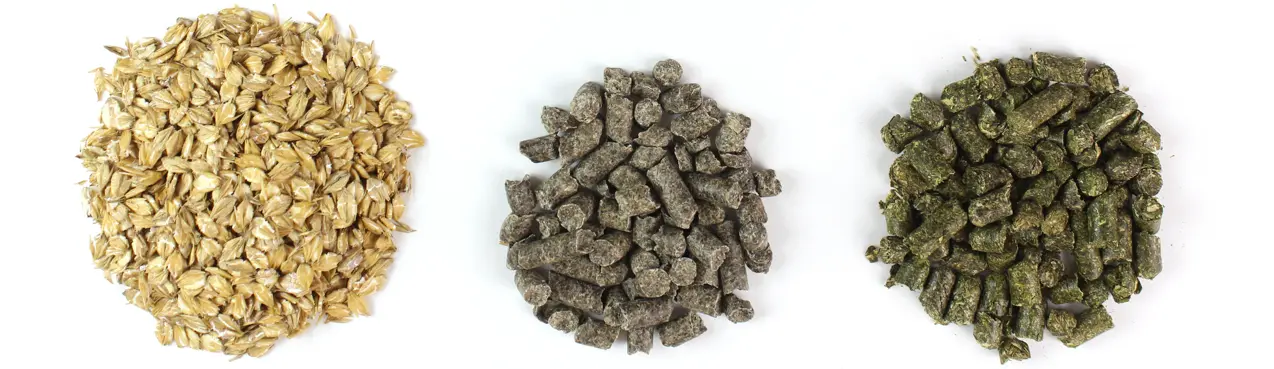 Conjunto de 3 montones de pienso